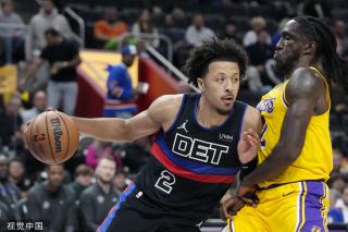 三人首发对 三人首发对